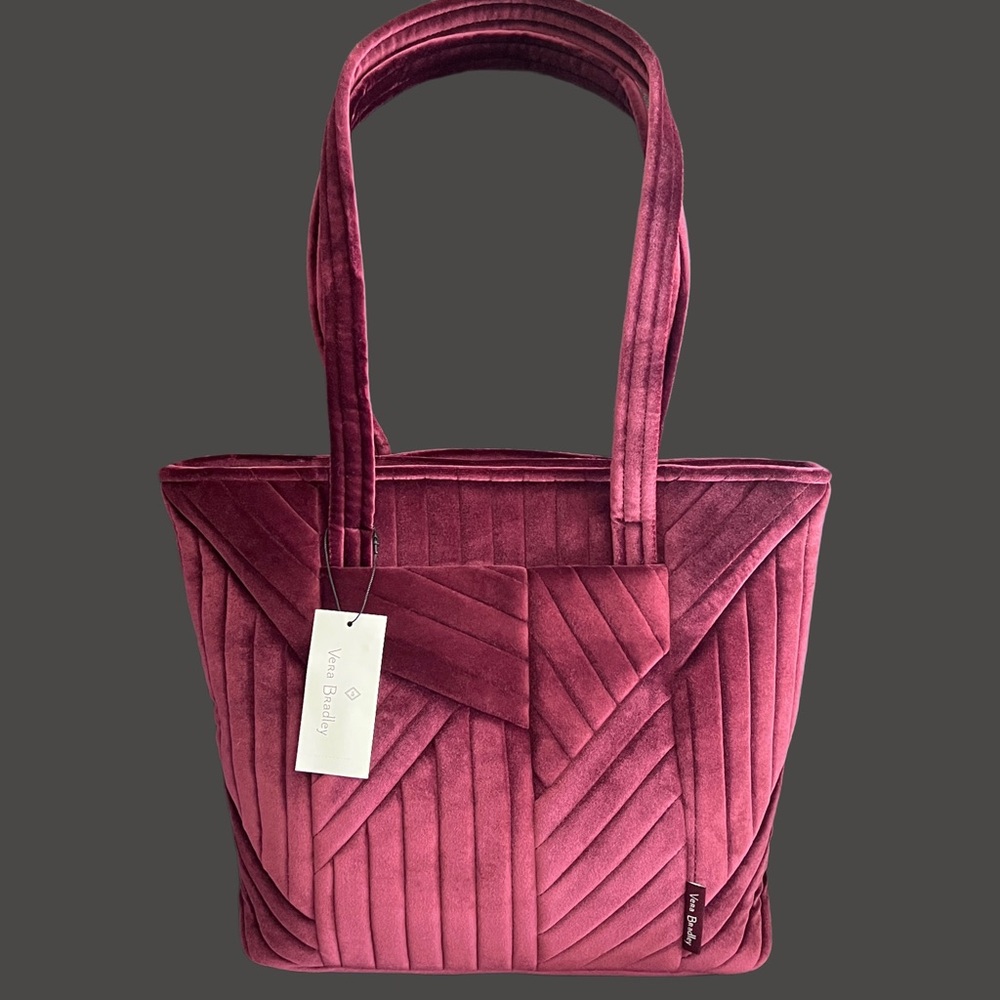 🆕 Vera Bradley Small Vera Tote
